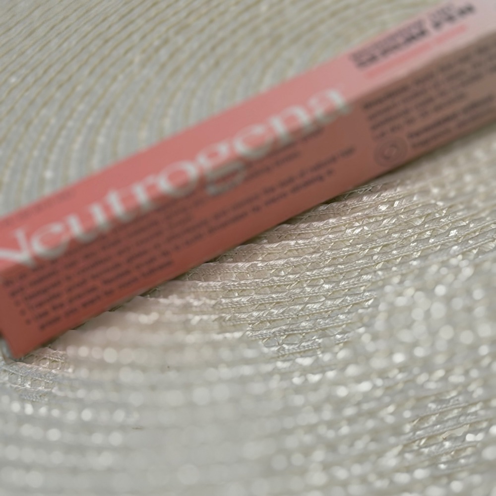 Neutrogena Microbrow Tint Serum Pen Medium Brown Nourishing Brow Panthenol 0.5mL